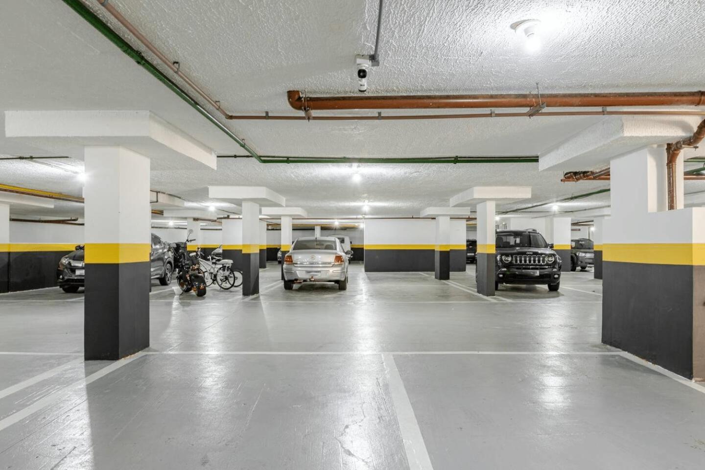 Apto - Predio De Frente Para Praia - Asturias - Guaruja - 2 Vagas Garagem - Wi-Fi E Ar Condicionado 외부 사진